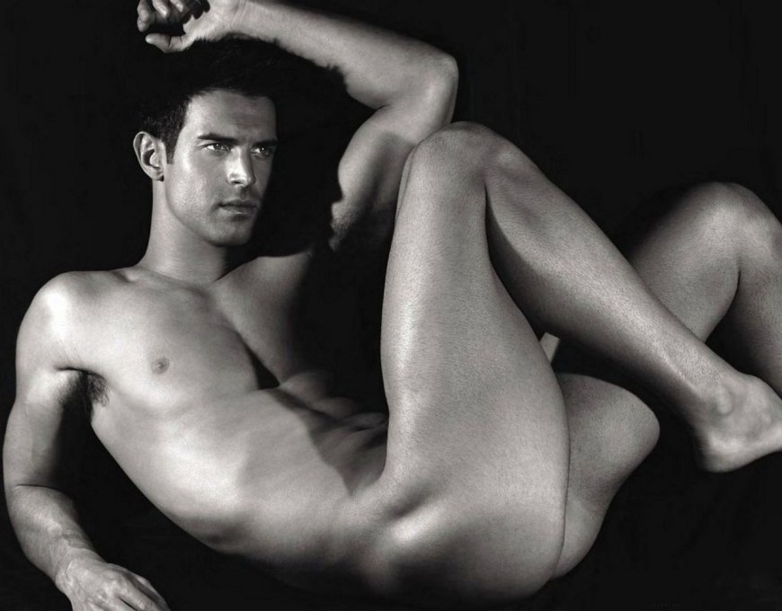 Художественное мужское ню