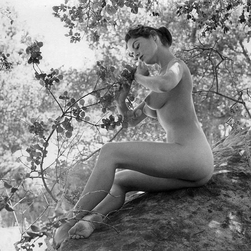 Ретро голые женщины редкие