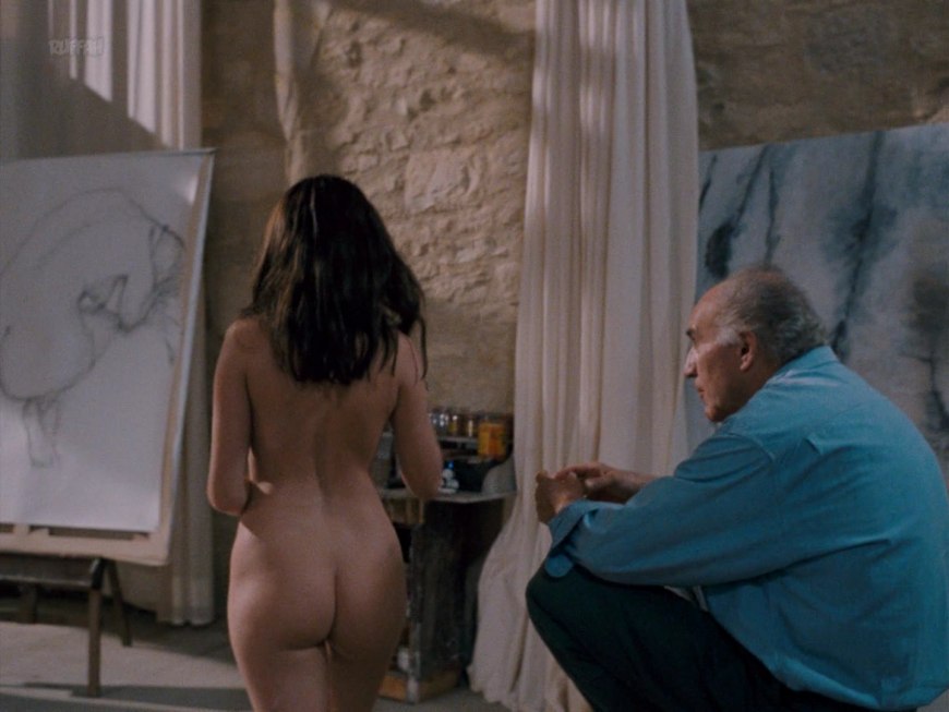 Эммануэль сцены