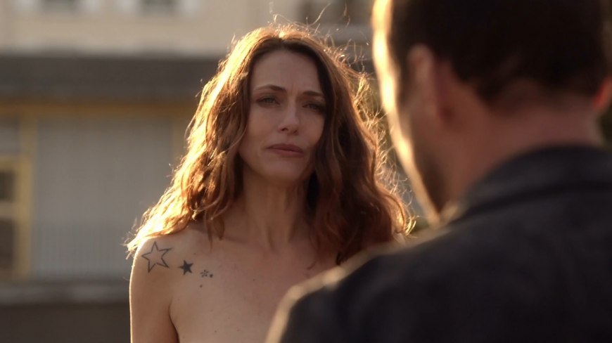 Голая Наташа Хенстридж в фильме особь