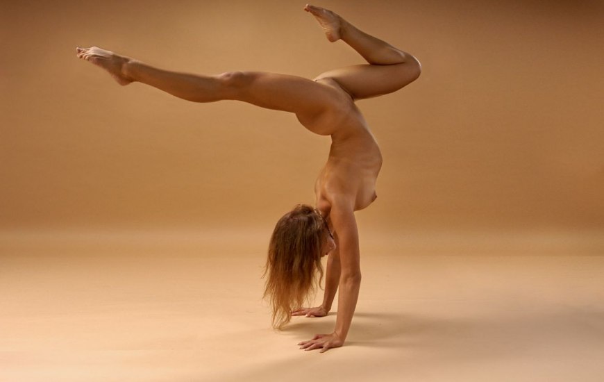 Naked gymnast балерина Ирина