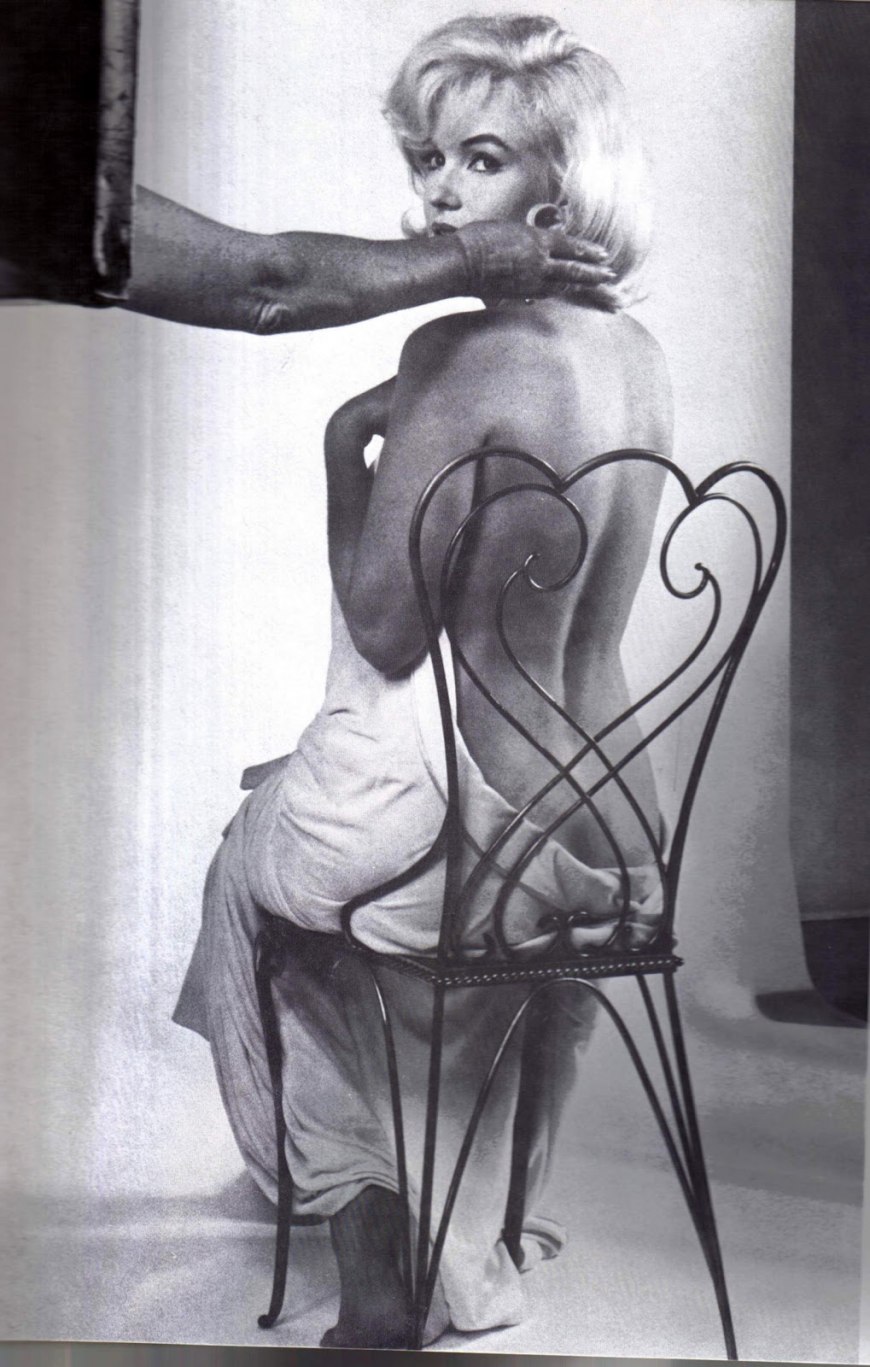 Мэрилин Монро обнаженка