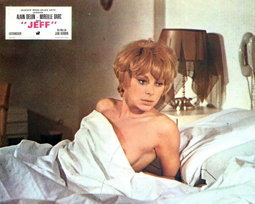 Mireille Darc высо́кий блонди́н в чёрном боти́нке xxx Full HD