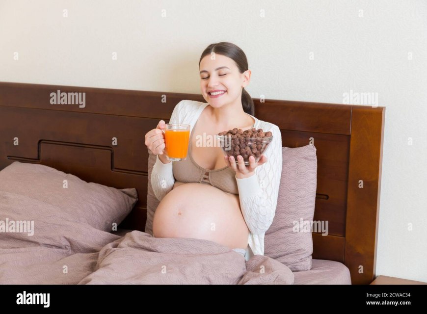 Фотосессия беременных с едой