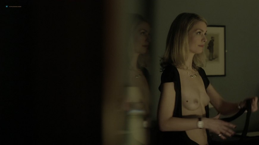 Юлия Хлынина голая в фильме Дуэлянт