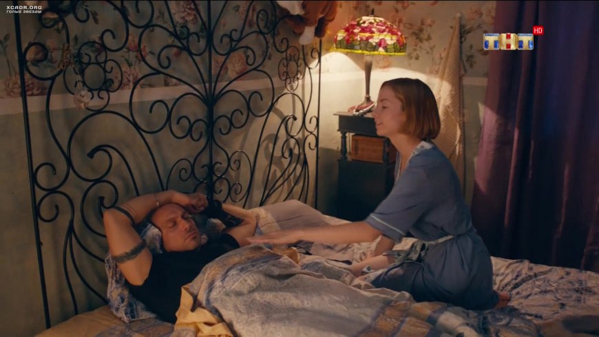 Голые красотки в полный рост