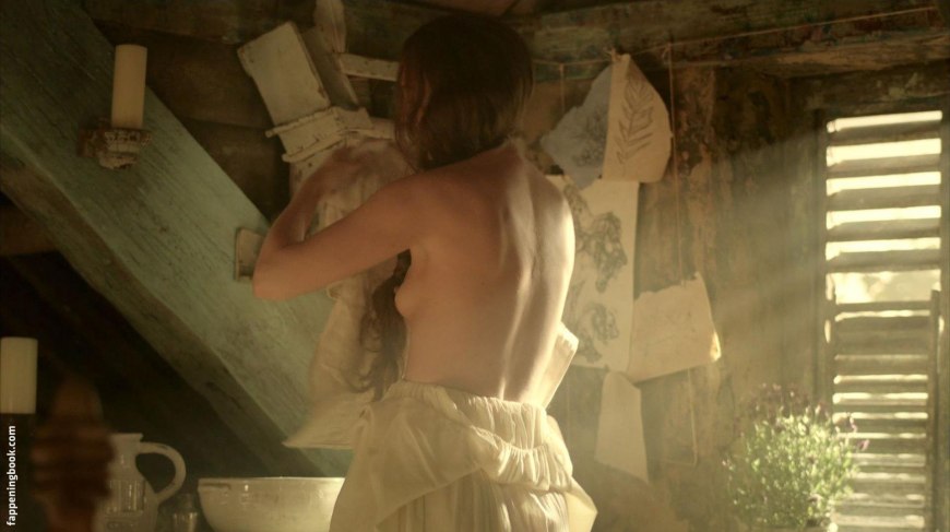 Голая Лара Пульвер из сериала демоны да Винчи