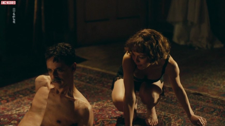 Хелен МАККРОРИ обнаженка