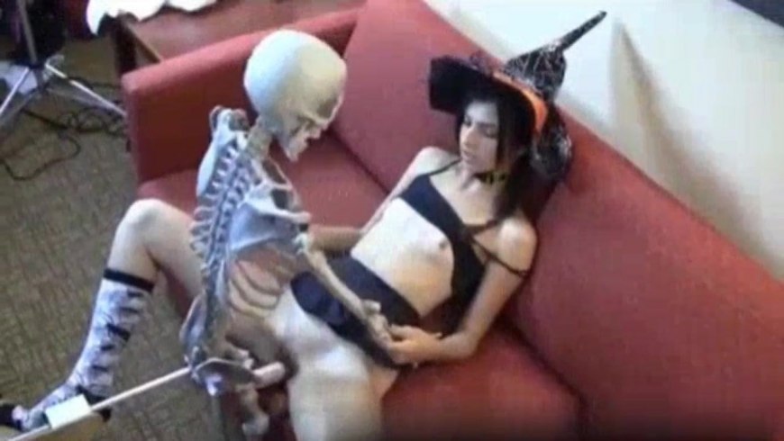 Трах со скелетом в реальной жизни