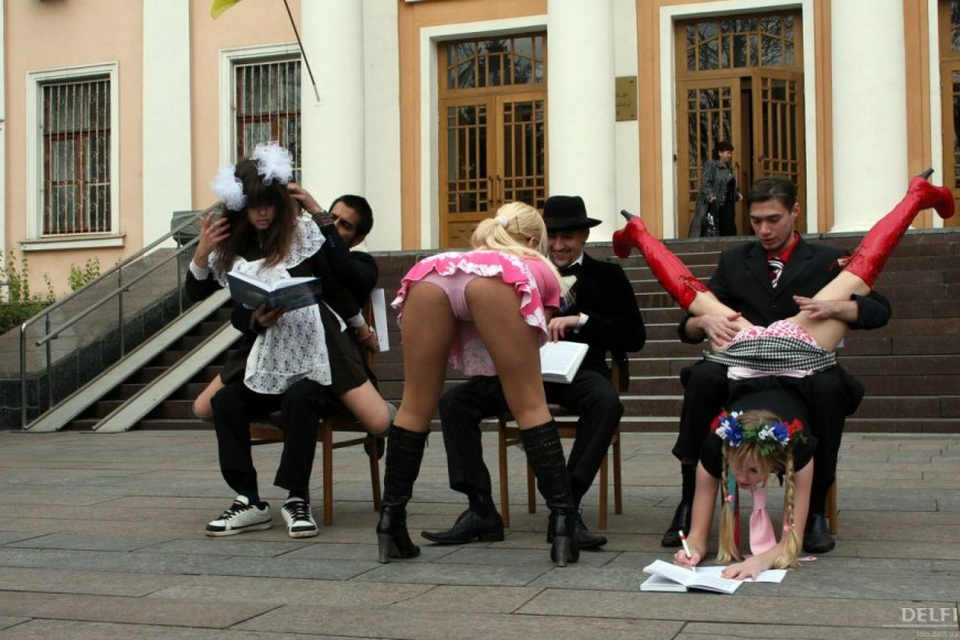 Голые студентки на выпускном