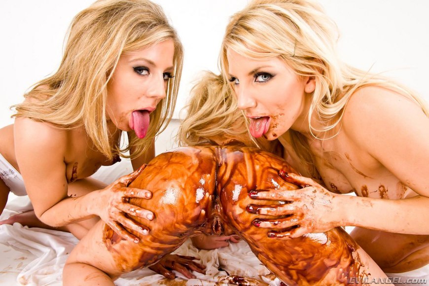 Сиськи в сбитых сливках