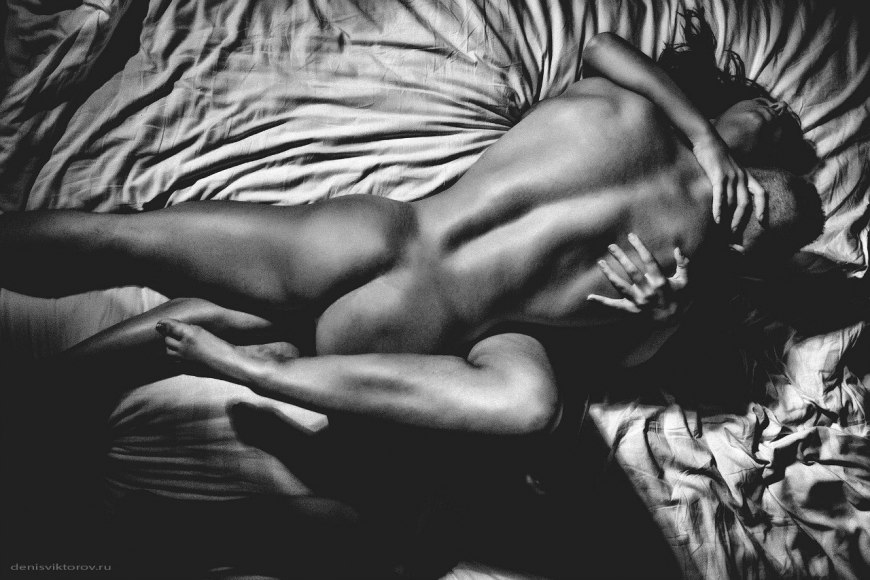 Страстные эротические объятия