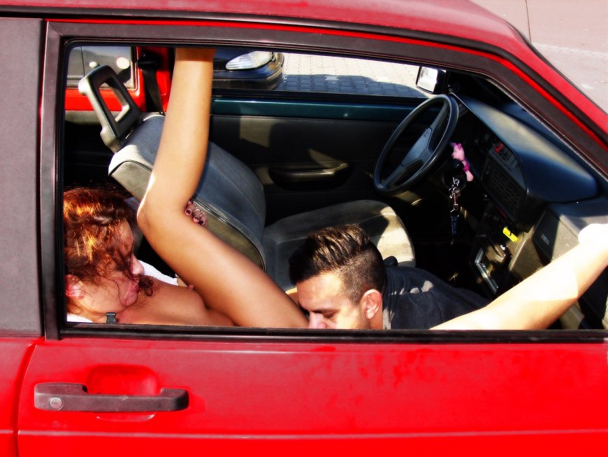 Кунилингус в машине частное