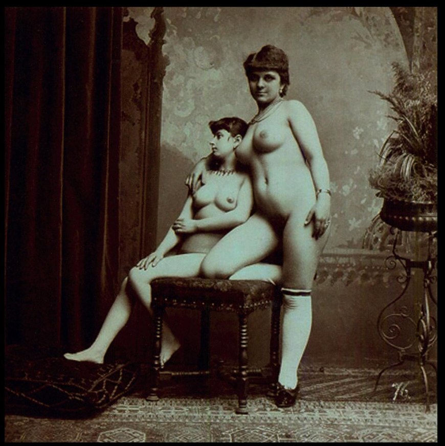 Старинные. Голые. Женщины