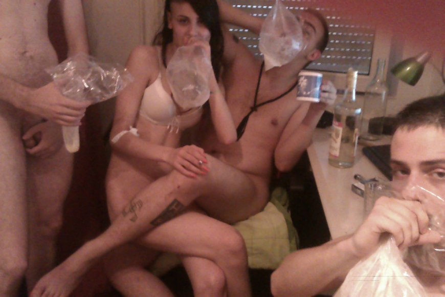 Молодые пьяные девчонки