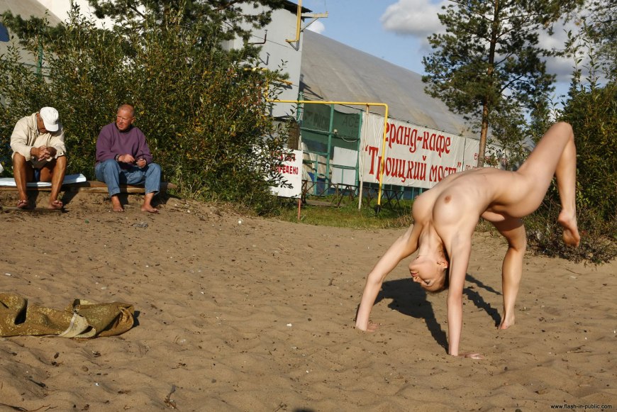 Молодые красивые голые парни