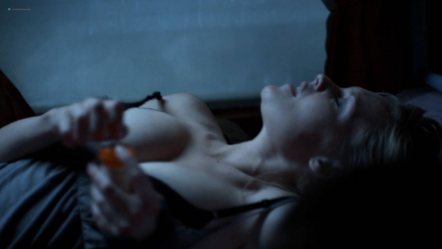 Бритт Робертсон постельные сцены