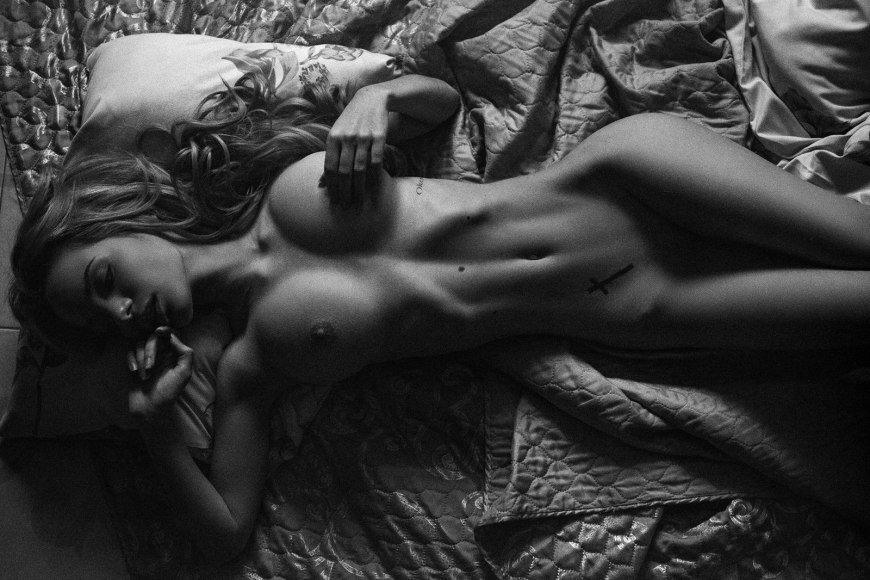 Голая Анна кальдронова