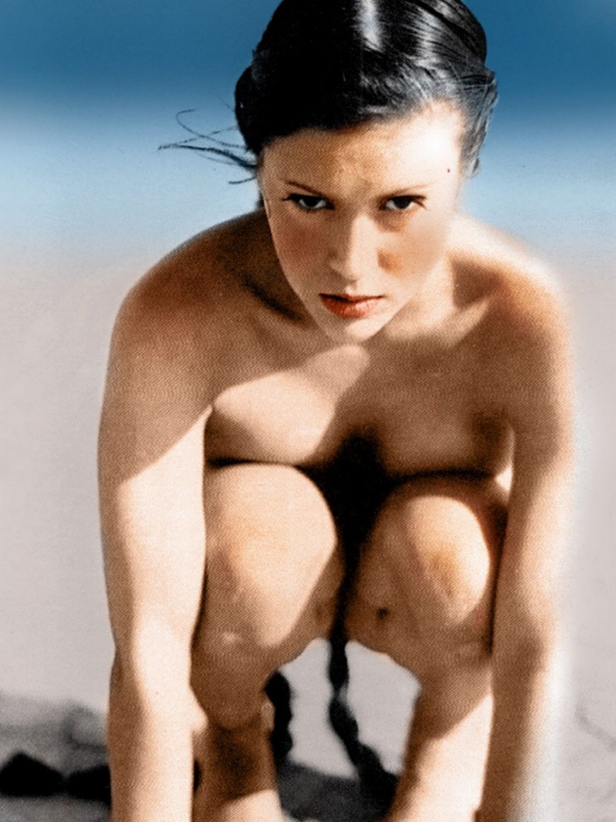 Алиса Милано первая обнаженка