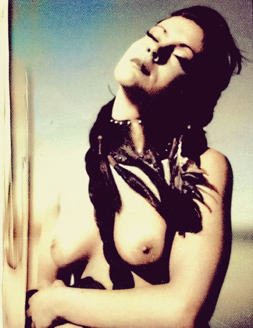 Актриса Алисса Милано ню