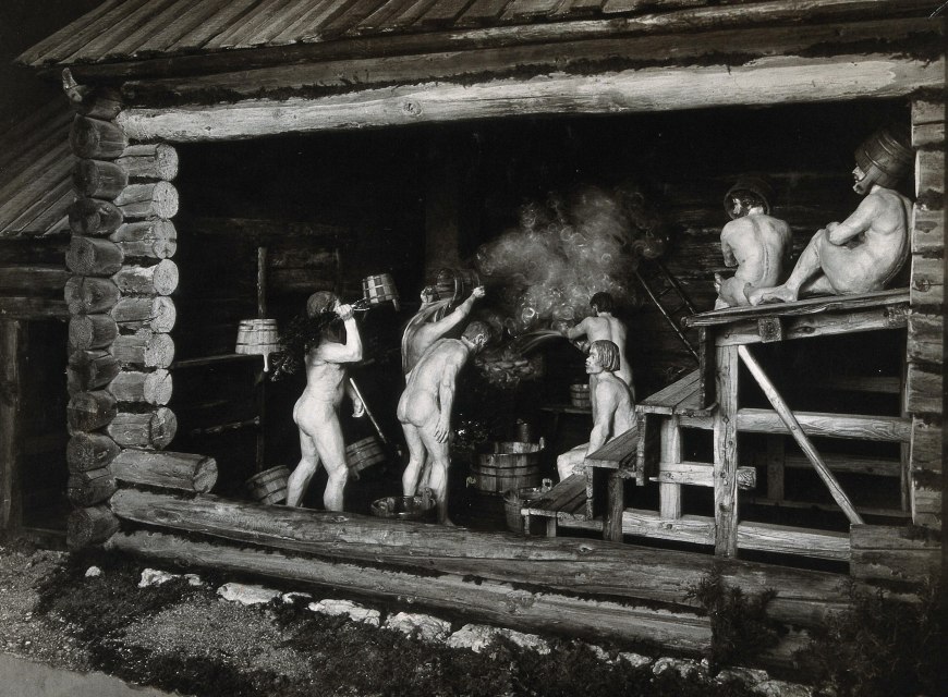 Голые бабы в Советской бане