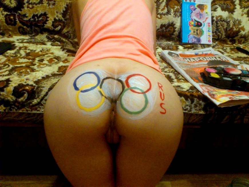 Голые задницы в соц сетях