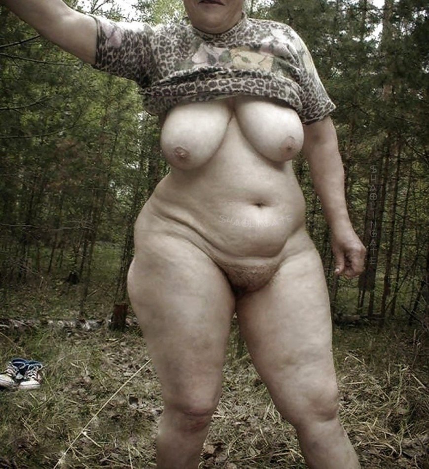 Зрелые старухи без трусов