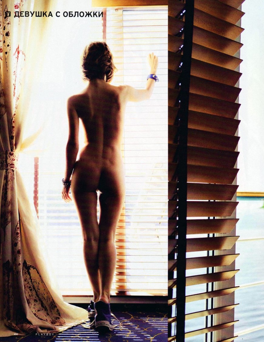 Шарлотта МАККИННИ голая