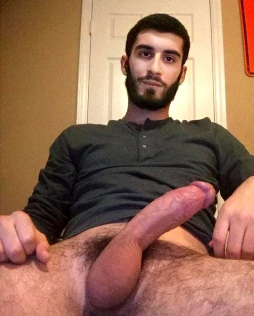 Красивые голые волосатые парни