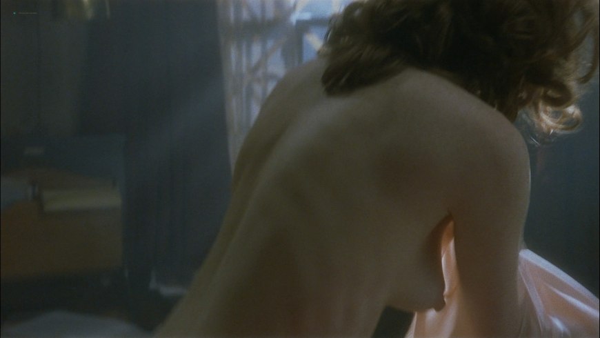 Джулиана Харкви сиськи