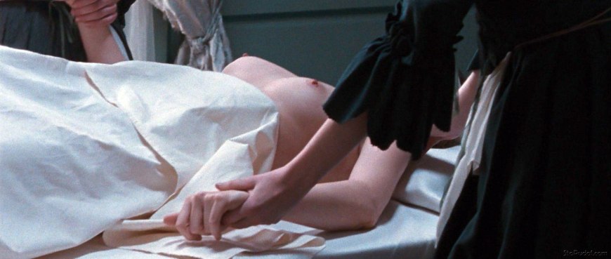 Таисса Фармига голенькая