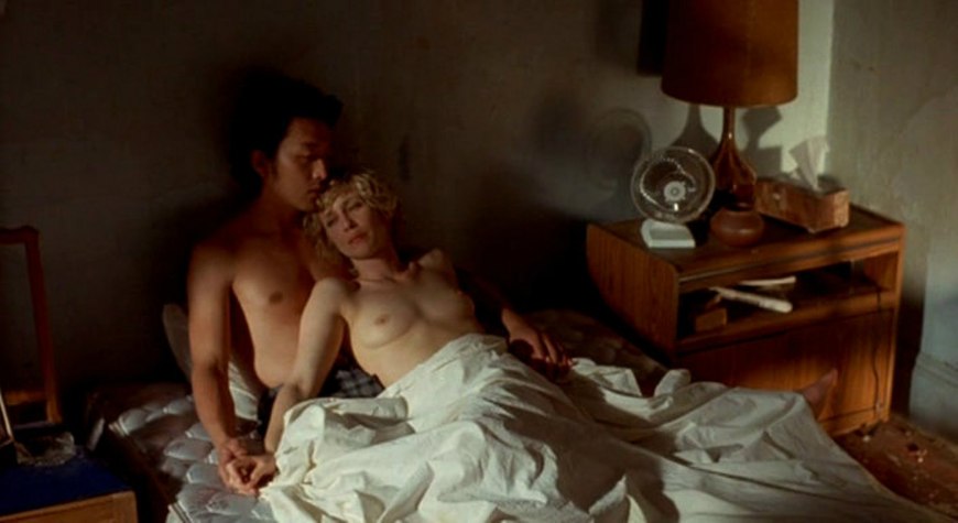 Вера Фармига в эротичной сцене