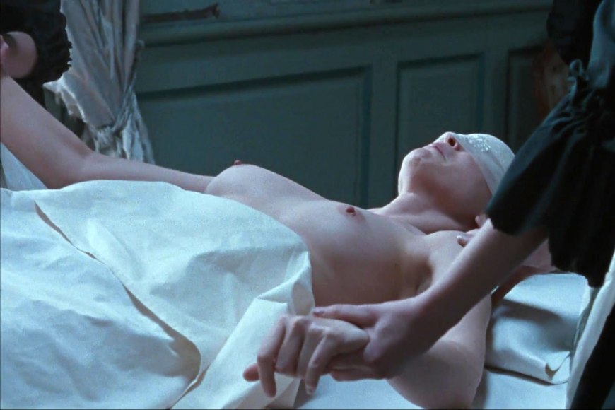 Актриса Вера Фармига ню