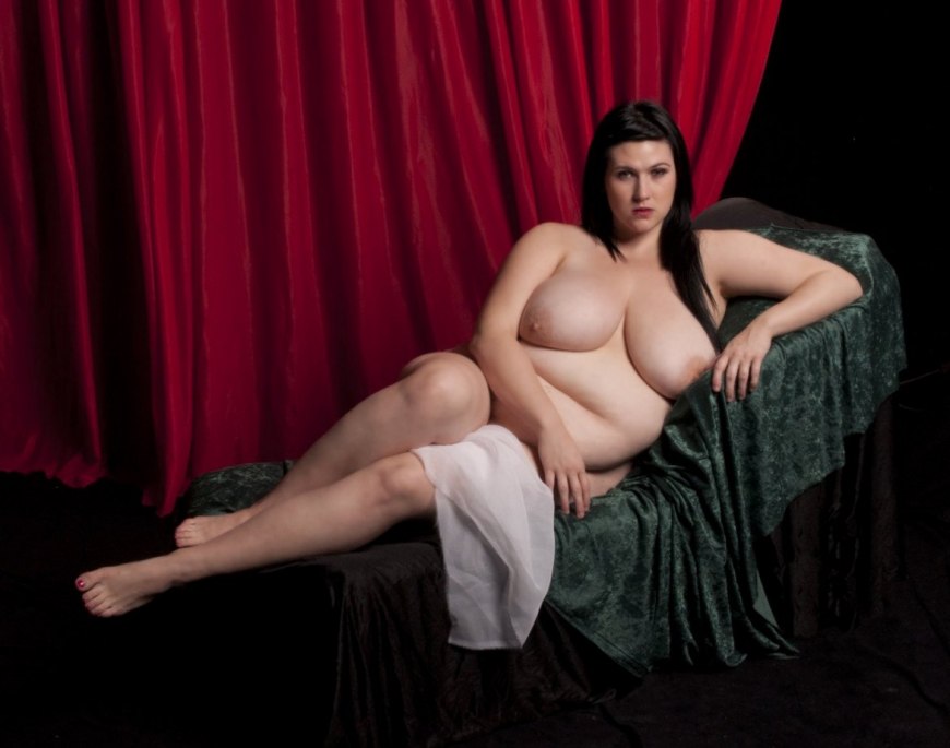 Келли Моран плюс сайз голая ню