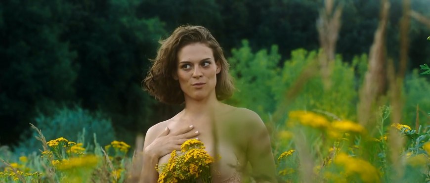 Виктория Толстоганова голая