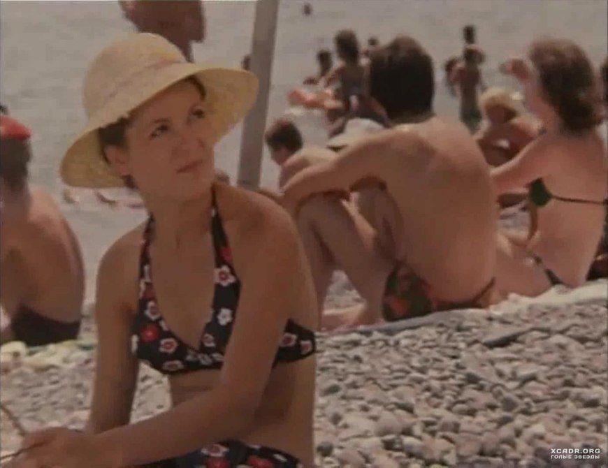 Левтова в купальнике