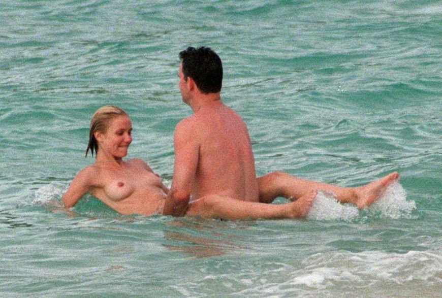 Голенькая Кэмерон Диаз