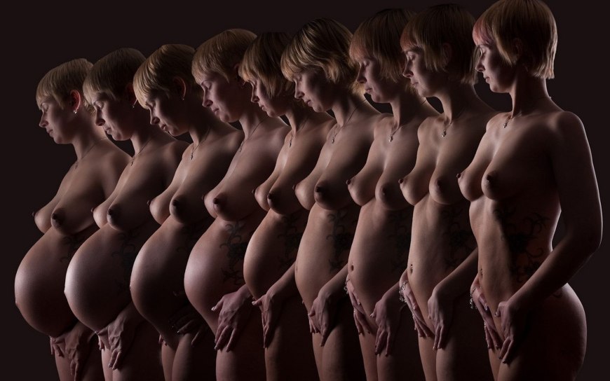 Много голых беременных женщин