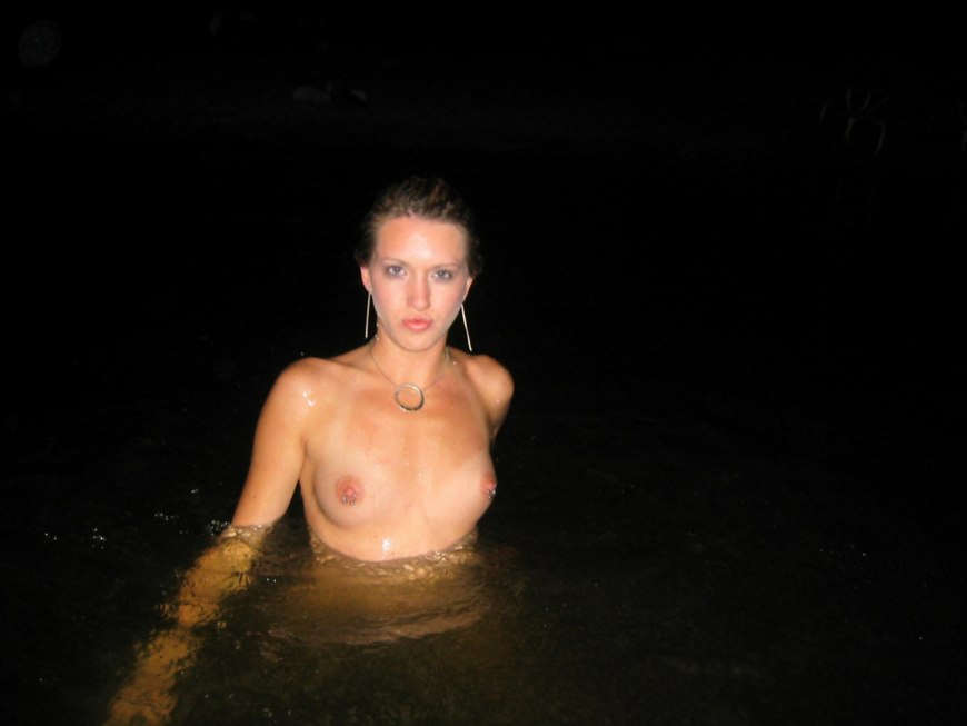 Ночные купания голышом