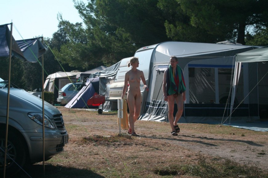 Нудистский кемпинг