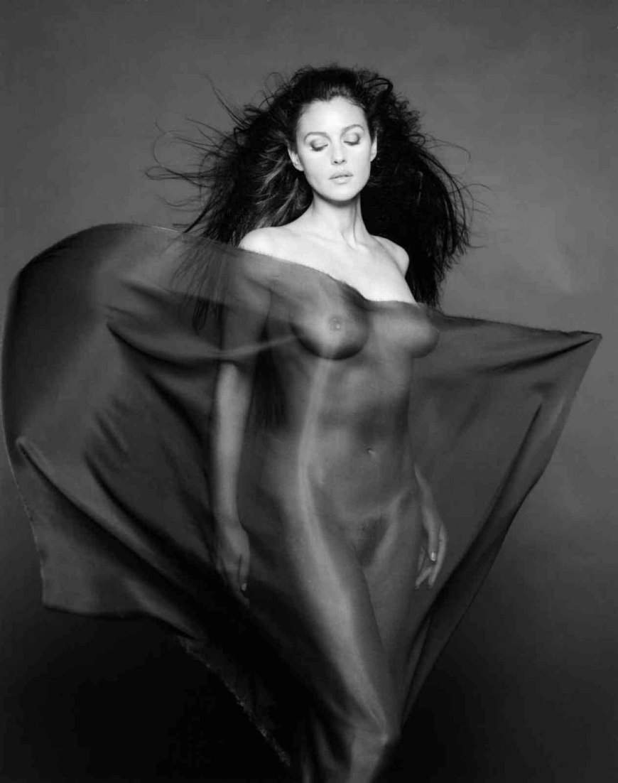 Моника Беллучи голая 1980