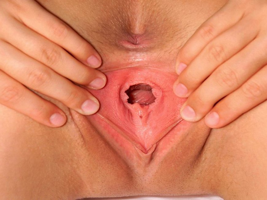 Раскрытое влагалище крупным планом