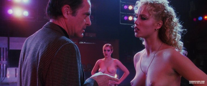 Элизабет Беркли Showgirls