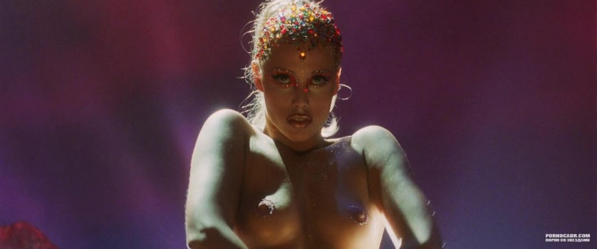 Элизабет Беркли Showgirls