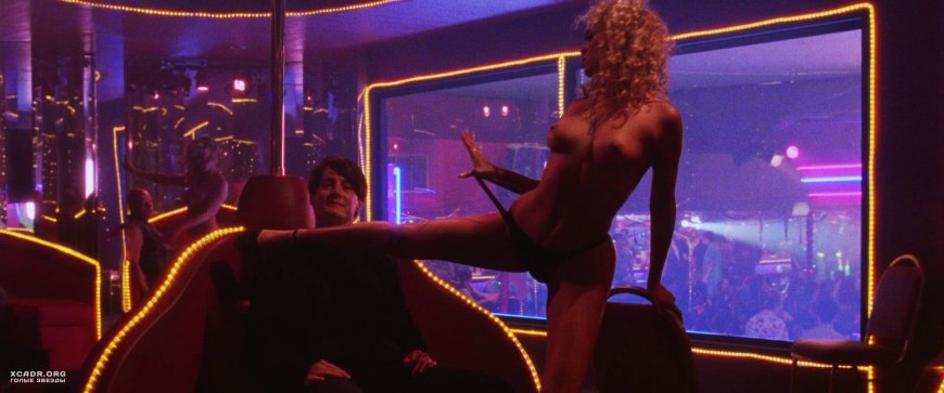 Элизабет Беркли Showgirls