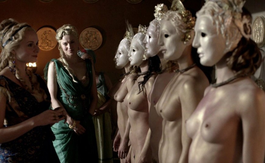 Много красивых девушек ню