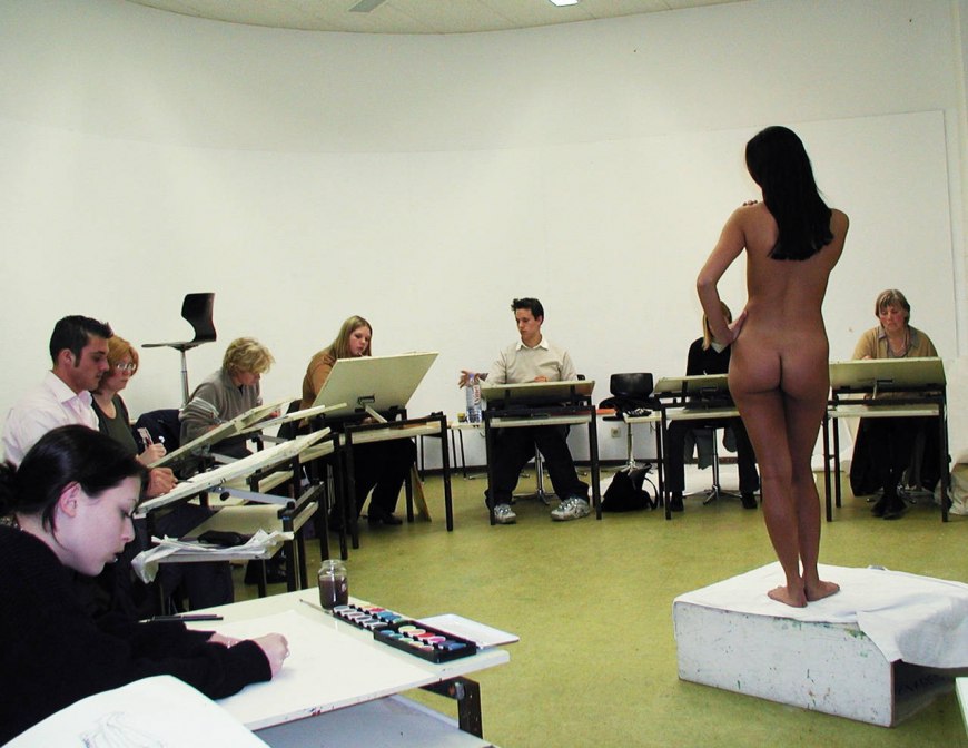 Голые женщины натура позы