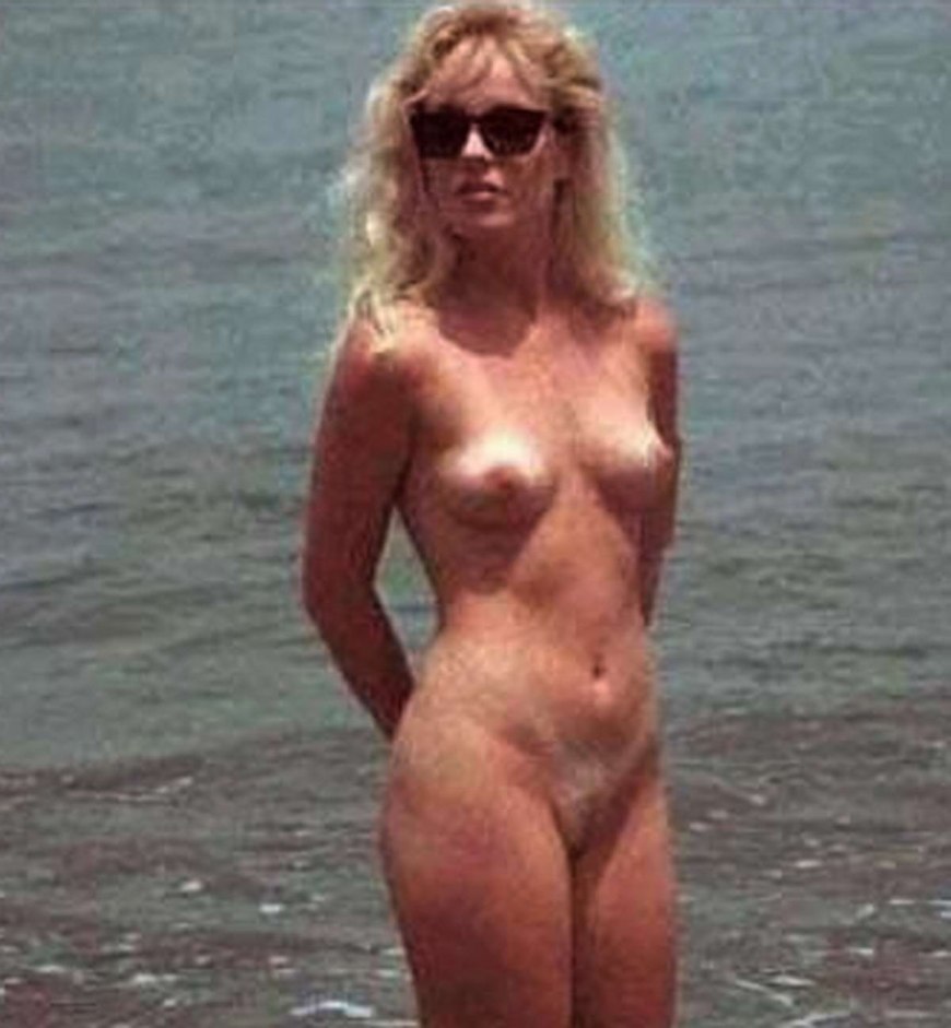 Ким Бейсингер фото голая