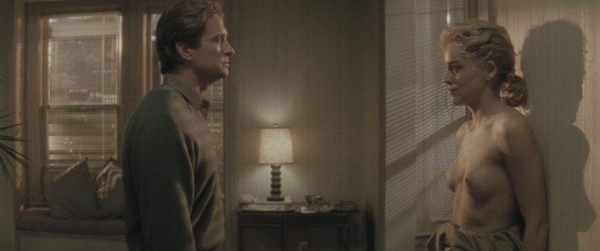 Шэрон Стоун в фильме специалист голая