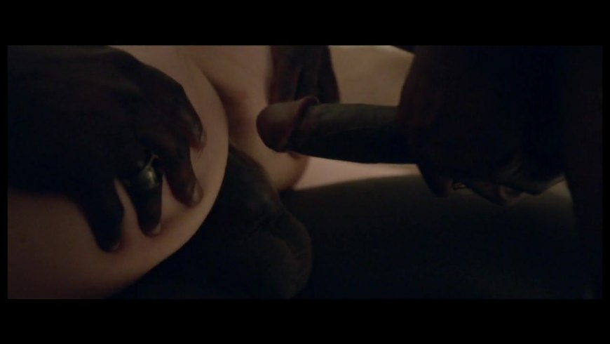 Миа Джипси Мелло да Сильва гот голая